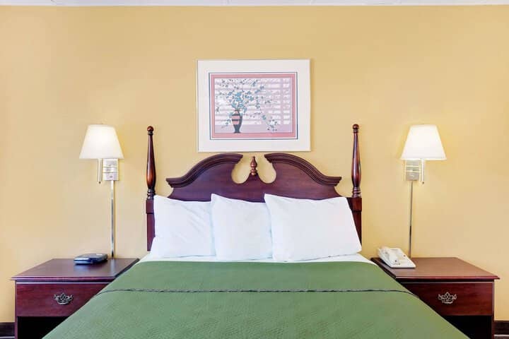Room 8 of 21