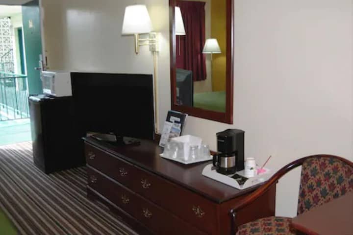 Room 9 of 21