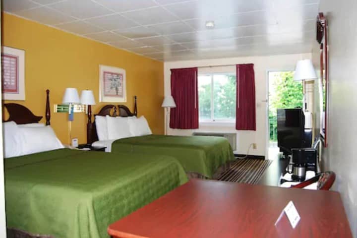 Room 10 of 21