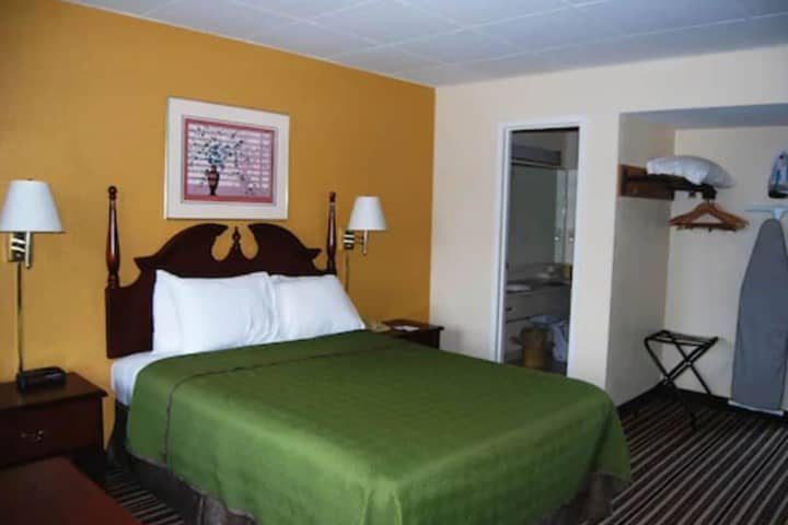 Room 12 of 21